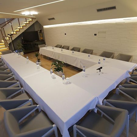 Hotel Bulqiza Bulqizë エクステリア 写真